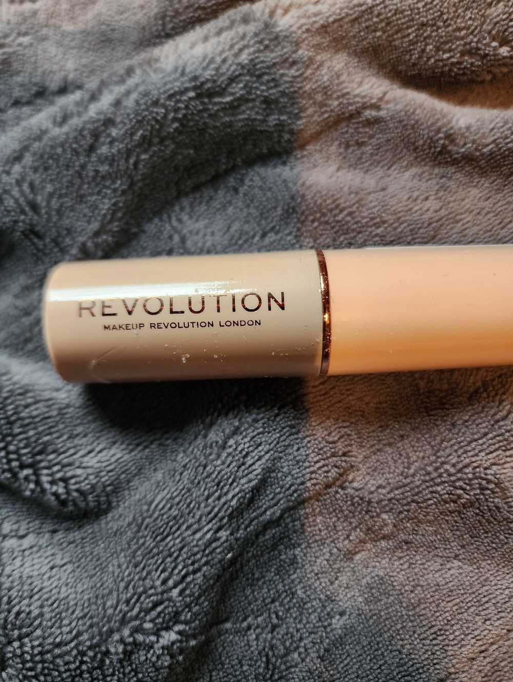 Revolution Fast Base Foundation Stick in Beige - F5